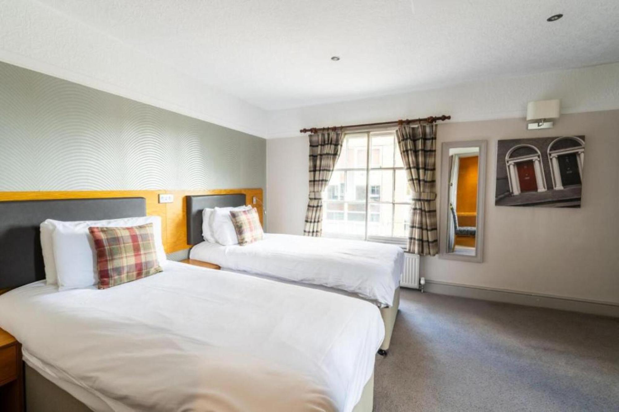 Oyo The Red Lion Hotel Luton  Eksteriør billede