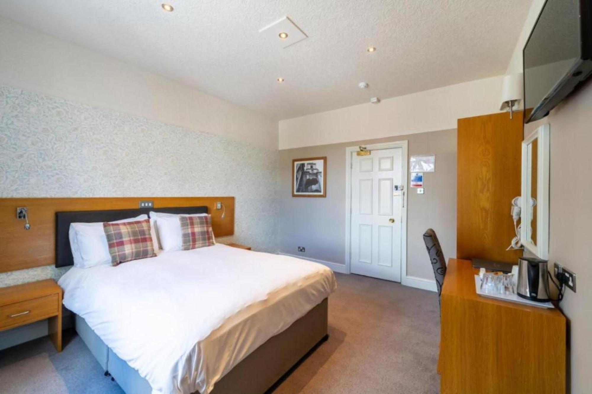 Oyo The Red Lion Hotel Luton  Eksteriør billede
