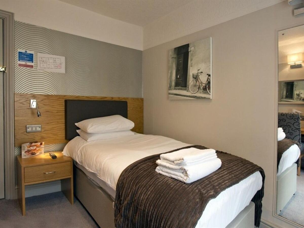 Oyo The Red Lion Hotel Luton  Eksteriør billede